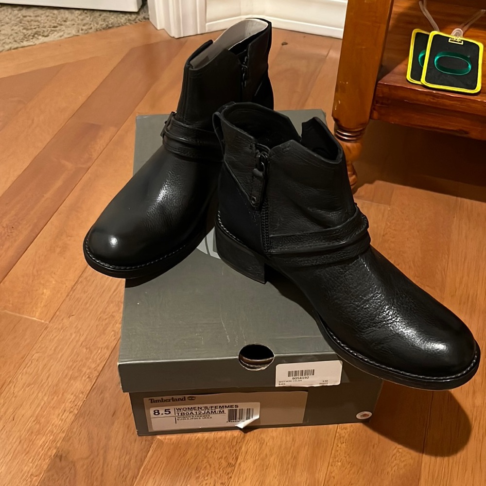 New in box Timberland Whittmore Chelsea Boots - Black 8.5